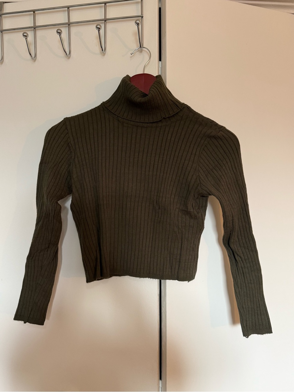 Ribbed Olive Cropped Turtleneck